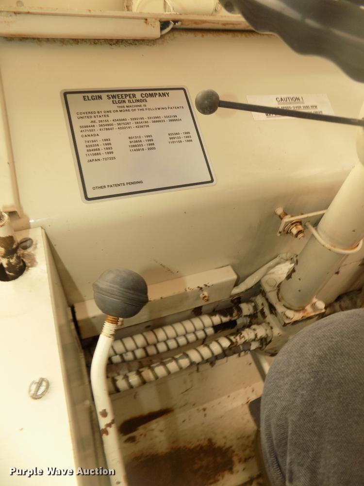 image for item DD2799 Elgin White Wing T street sweeper