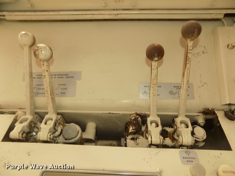 image for item DD2799 Elgin White Wing T street sweeper