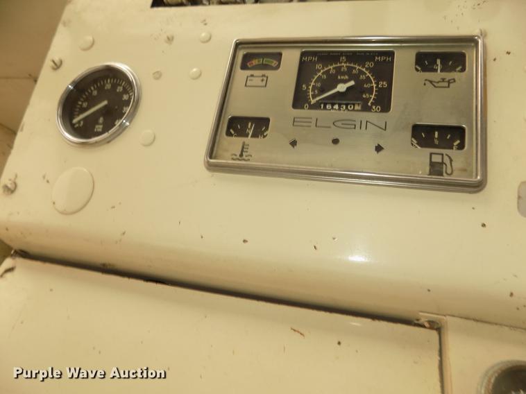 image for item DD2799 Elgin White Wing T street sweeper