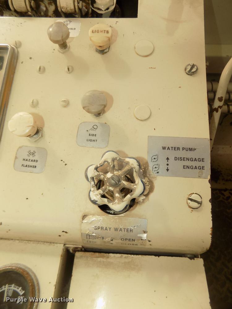 image for item DD2799 Elgin White Wing T street sweeper