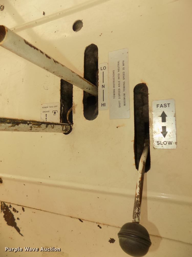 image for item DD2799 Elgin White Wing T street sweeper