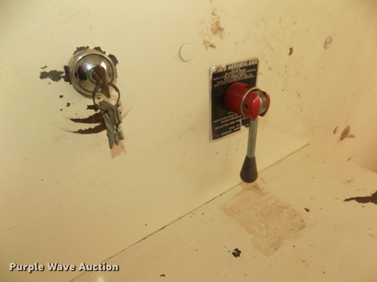 image for item DD2799 Elgin White Wing T street sweeper