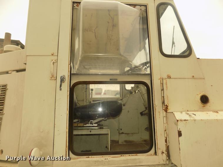 image for item DD2799 Elgin White Wing T street sweeper