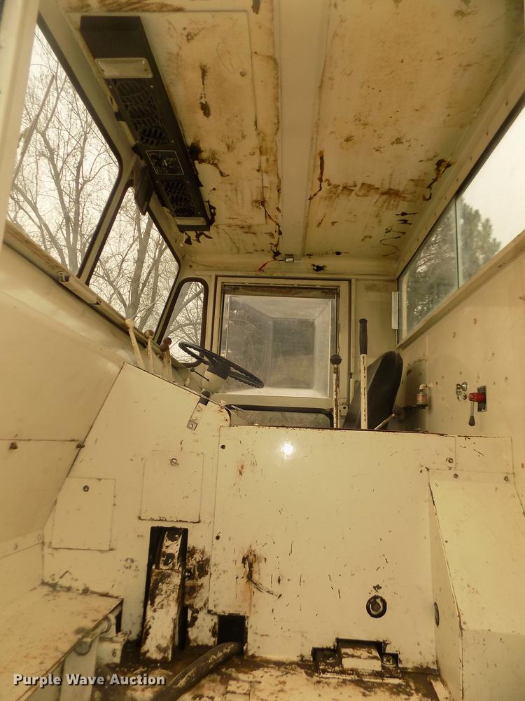 image for item DD2799 Elgin White Wing T street sweeper