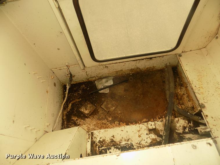 image for item DD2799 Elgin White Wing T street sweeper