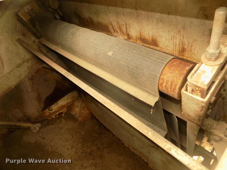 image for item DD2799 Elgin White Wing T street sweeper