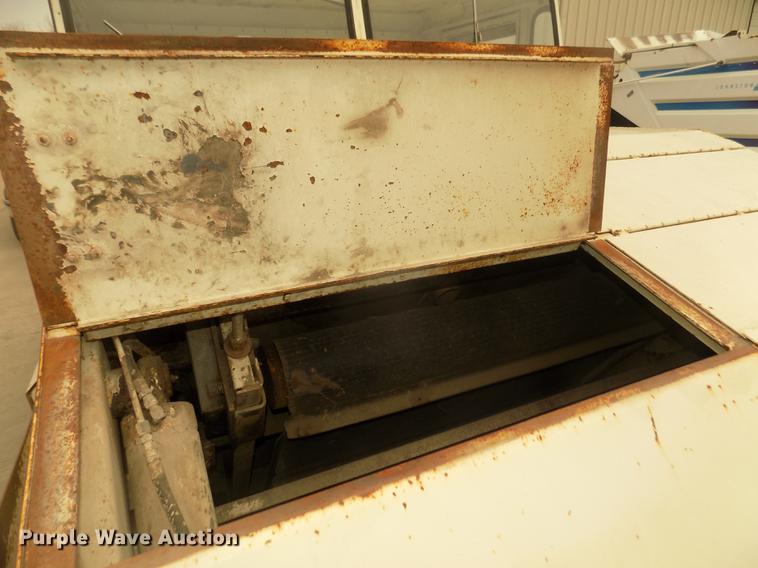 image for item DD2799 Elgin White Wing T street sweeper