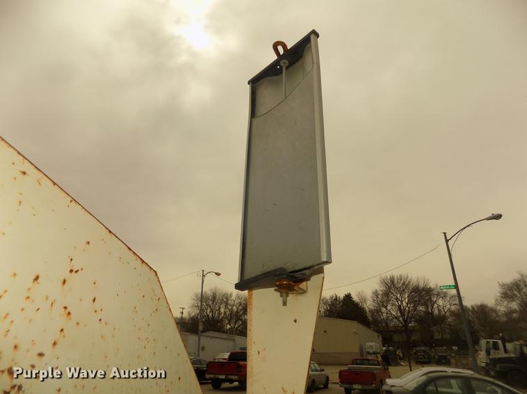 image for item DD2799 Elgin White Wing T street sweeper