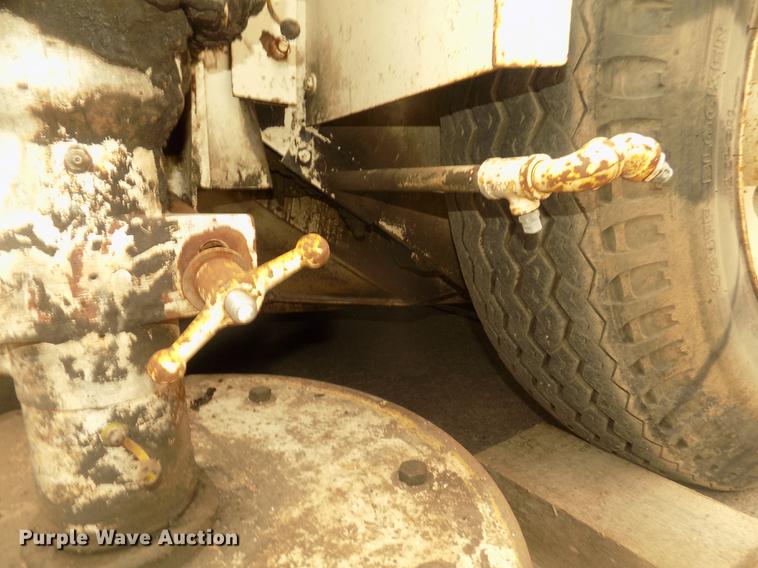 image for item DD2799 Elgin White Wing T street sweeper