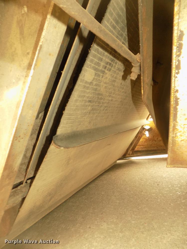 image for item DD2799 Elgin White Wing T street sweeper