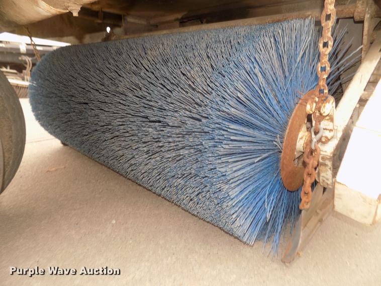 image for item DD2799 Elgin White Wing T street sweeper