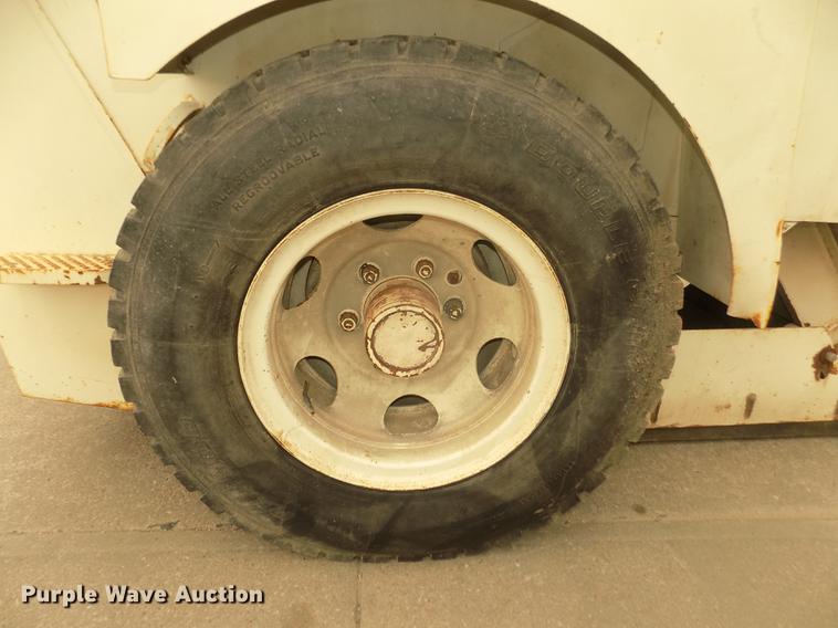 image for item DD2799 Elgin White Wing T street sweeper