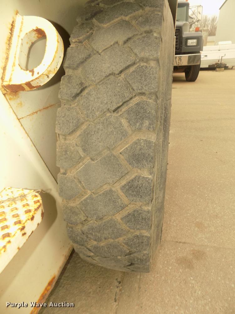 image for item DD2799 Elgin White Wing T street sweeper