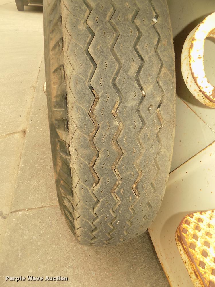 image for item DD2799 Elgin White Wing T street sweeper