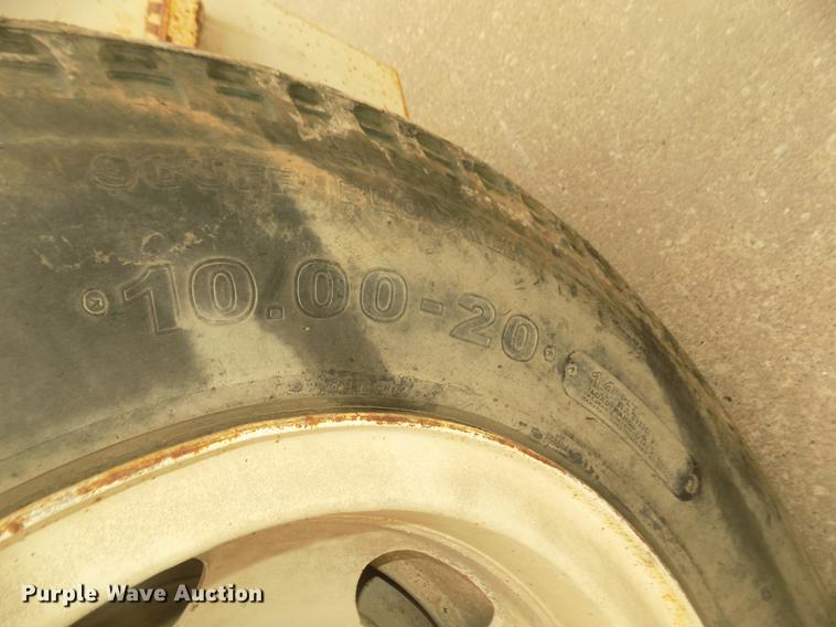 image for item DD2799 Elgin White Wing T street sweeper