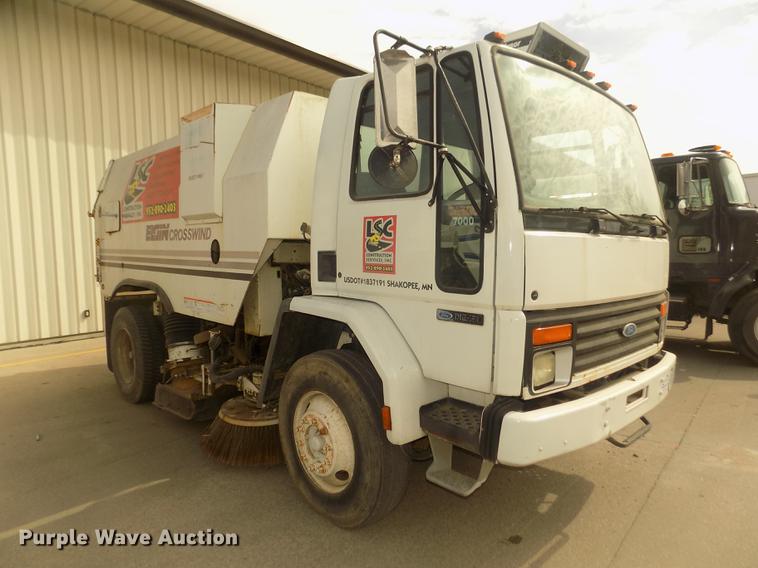 image for item DD2800 1993 Ford CF7000 Crosswind sweeper truck
