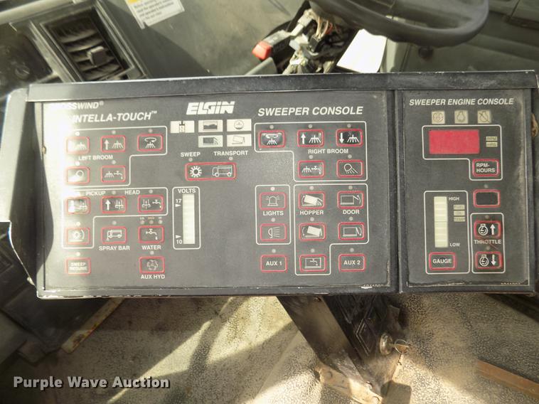 image for item DD2800 1993 Ford CF7000 Crosswind sweeper truck