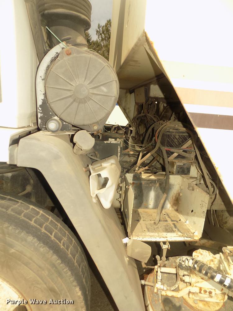 image for item DD2800 1993 Ford CF7000 Crosswind sweeper truck