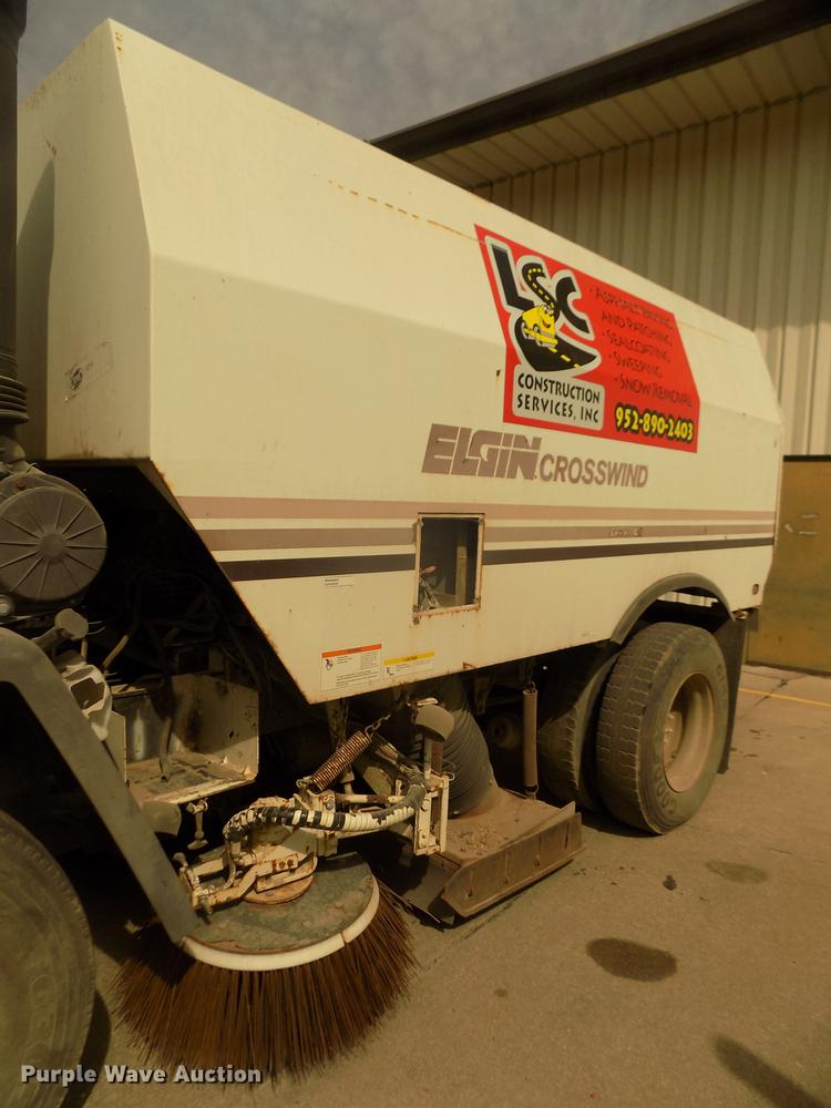 image for item DD2800 1993 Ford CF7000 Crosswind sweeper truck