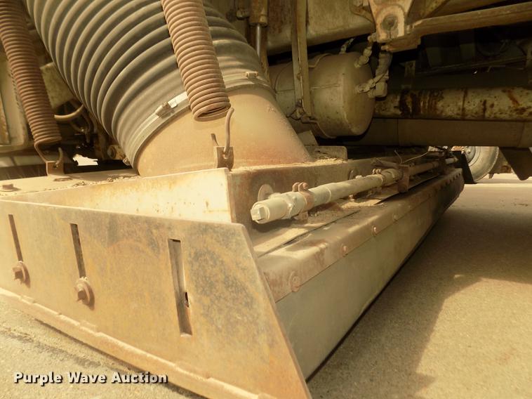 image for item DD2800 1993 Ford CF7000 Crosswind sweeper truck