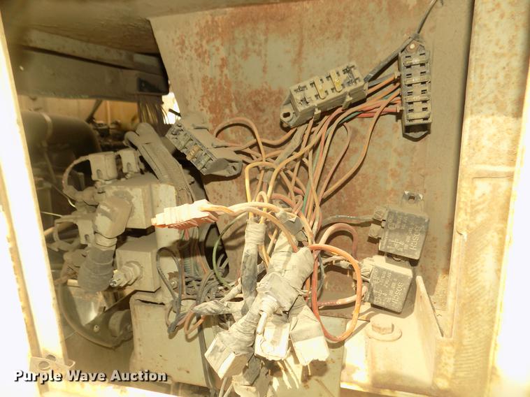 image for item DD2800 1993 Ford CF7000 Crosswind sweeper truck