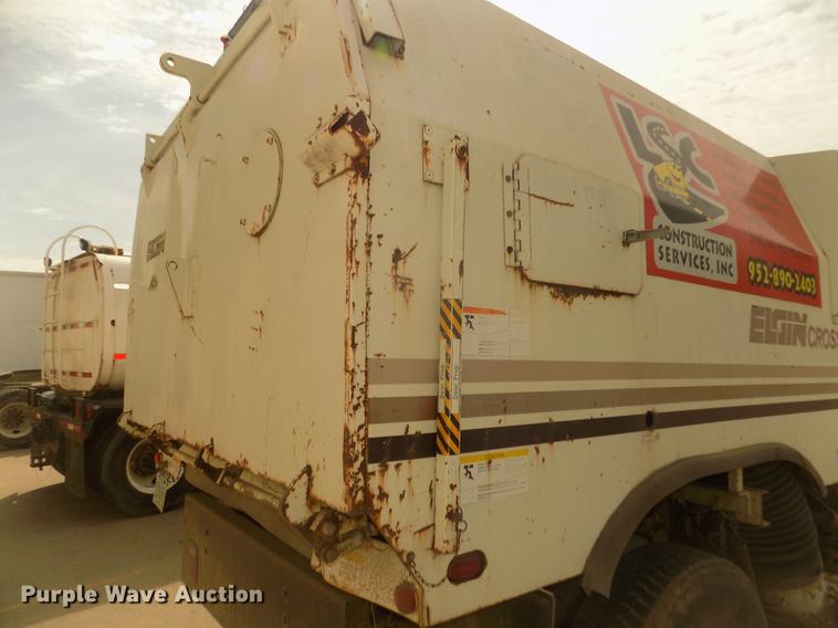 image for item DD2800 1993 Ford CF7000 Crosswind sweeper truck