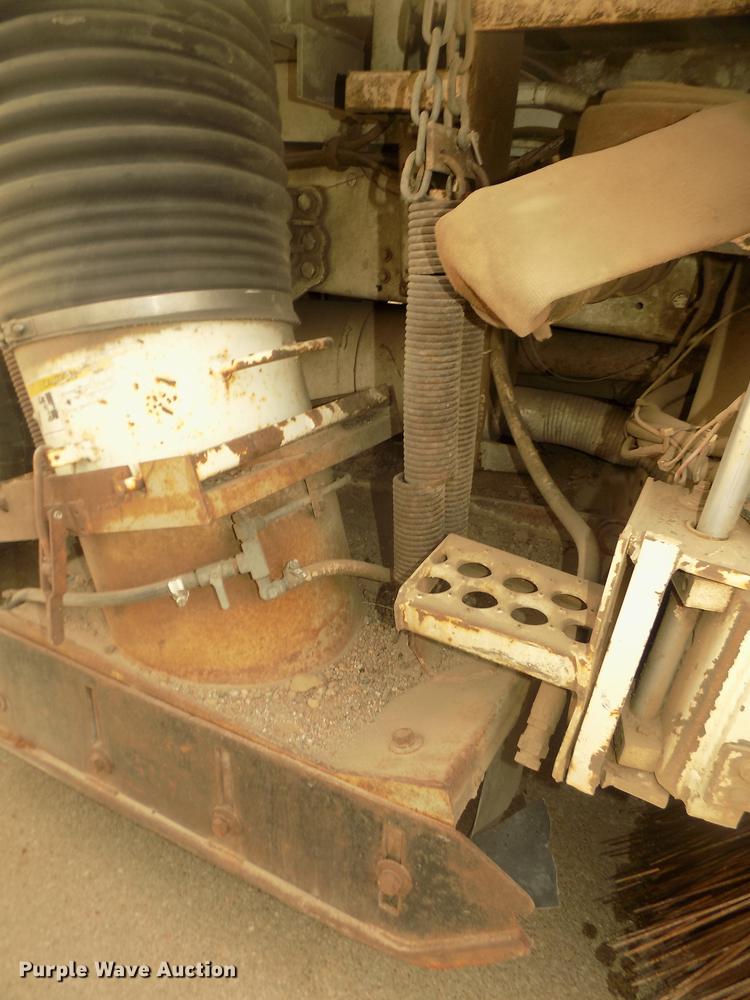 image for item DD2800 1993 Ford CF7000 Crosswind sweeper truck