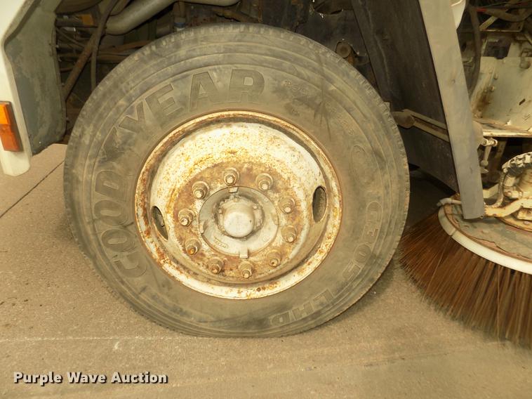 image for item DD2800 1993 Ford CF7000 Crosswind sweeper truck