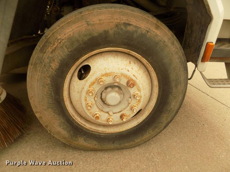 image for item DD2800 1993 Ford CF7000 Crosswind sweeper truck