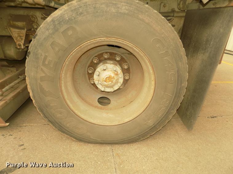 image for item DD2800 1993 Ford CF7000 Crosswind sweeper truck