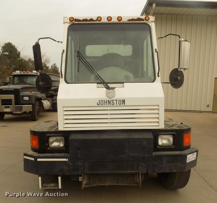 image for item DD2801 2005 Johnston 4000 sweeper