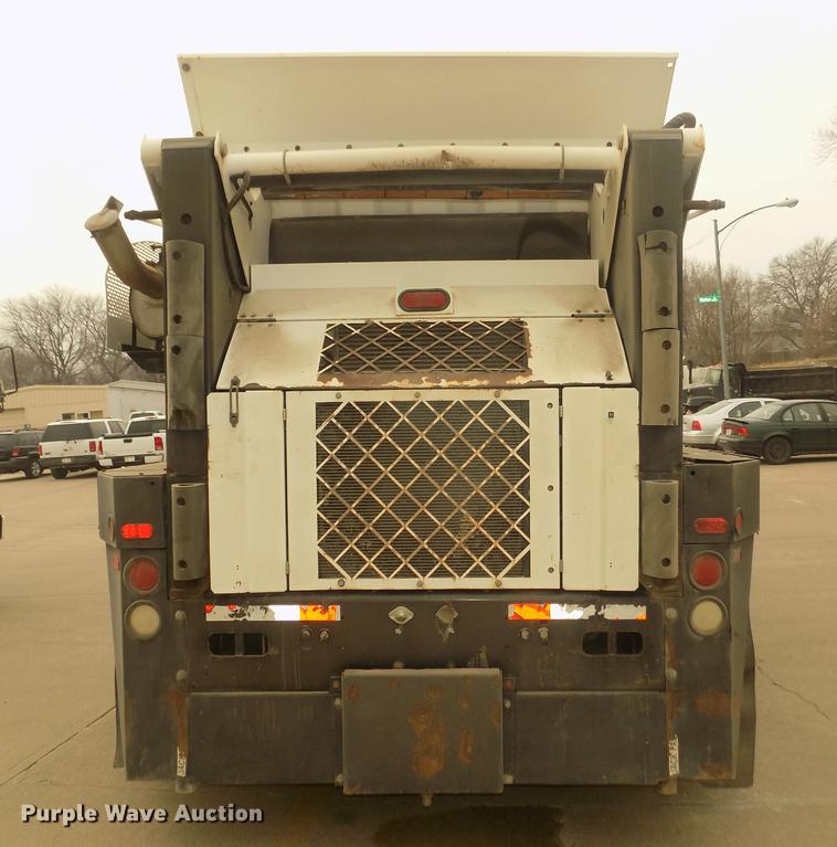image for item DD2801 2005 Johnston 4000 sweeper