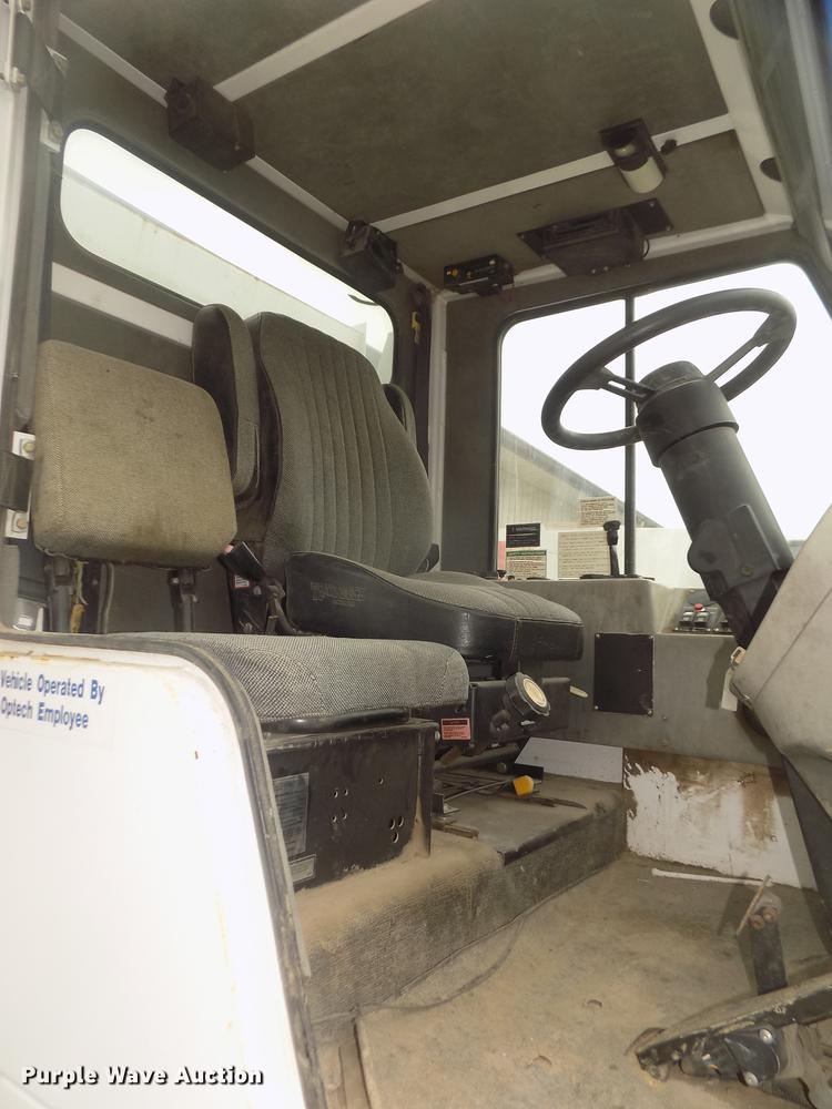 image for item DD2801 2005 Johnston 4000 sweeper