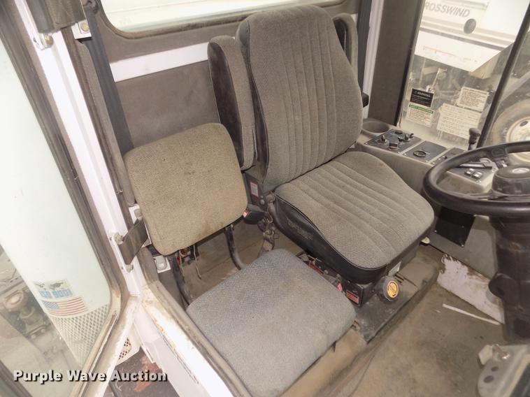 image for item DD2801 2005 Johnston 4000 sweeper