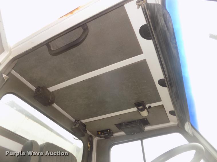 image for item DD2801 2005 Johnston 4000 sweeper