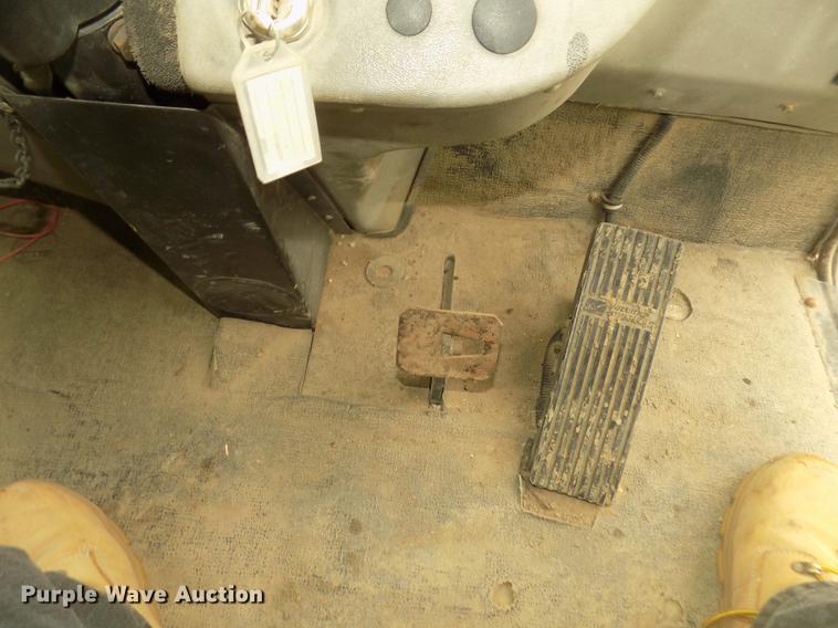 image for item DD2801 2005 Johnston 4000 sweeper