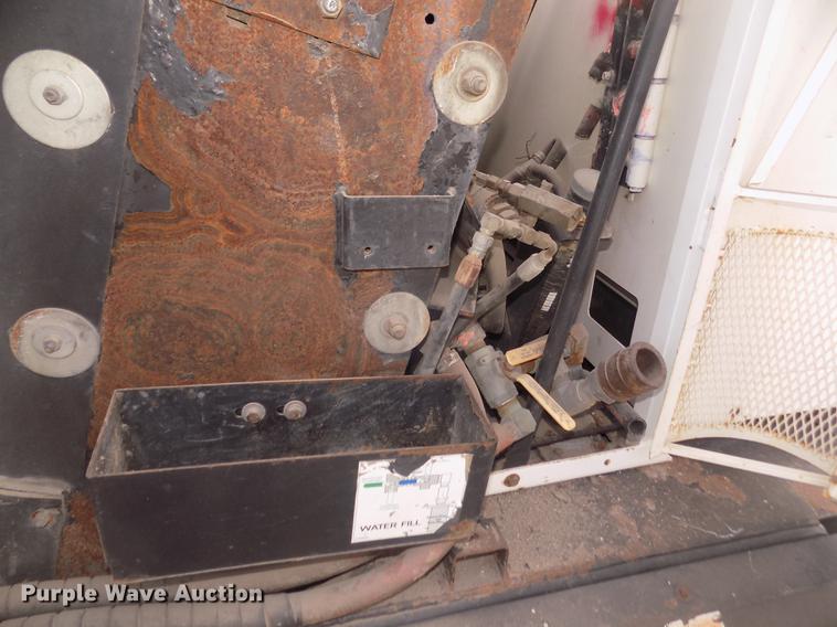 image for item DD2801 2005 Johnston 4000 sweeper