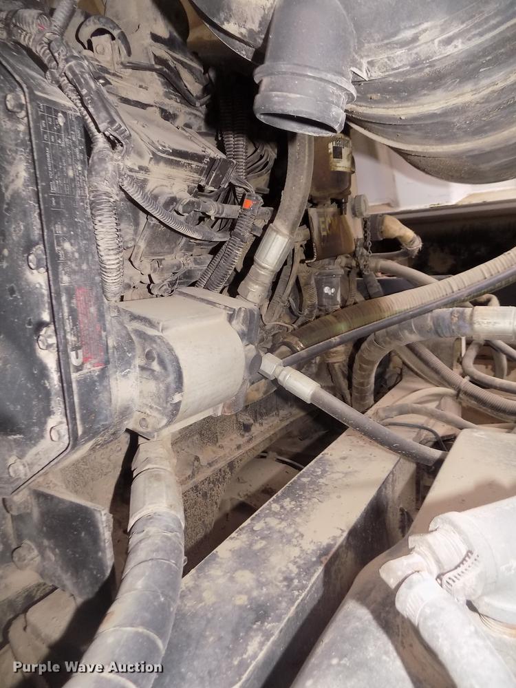 image for item DD2801 2005 Johnston 4000 sweeper