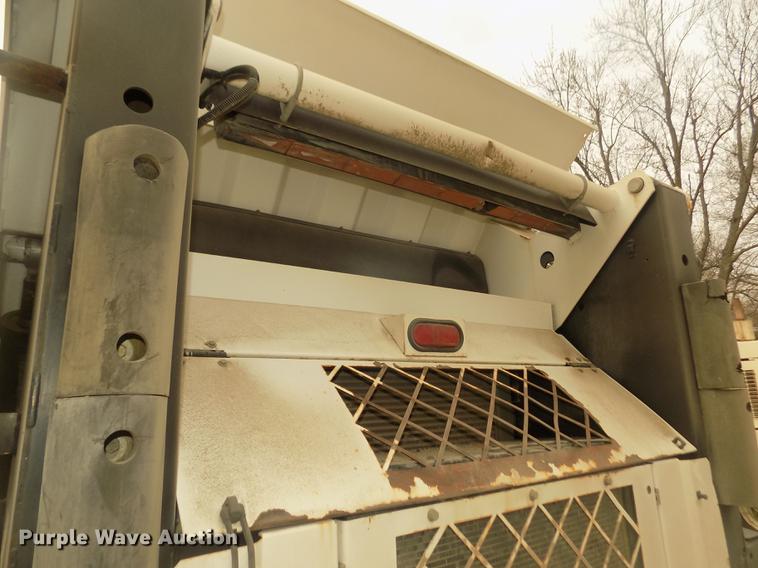 image for item DD2801 2005 Johnston 4000 sweeper