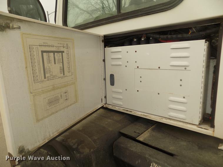 image for item DD2801 2005 Johnston 4000 sweeper