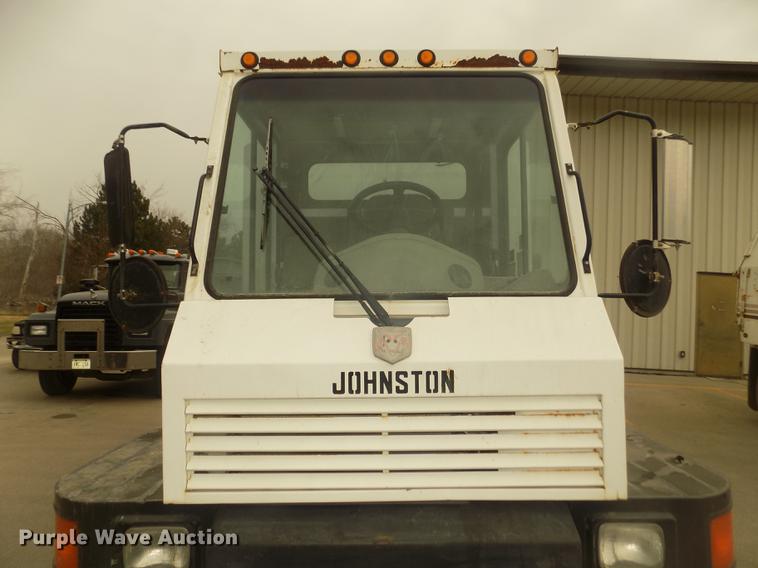 image for item DD2801 2005 Johnston 4000 sweeper
