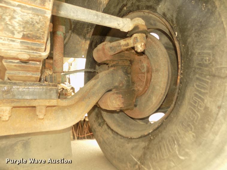 image for item DD2801 2005 Johnston 4000 sweeper