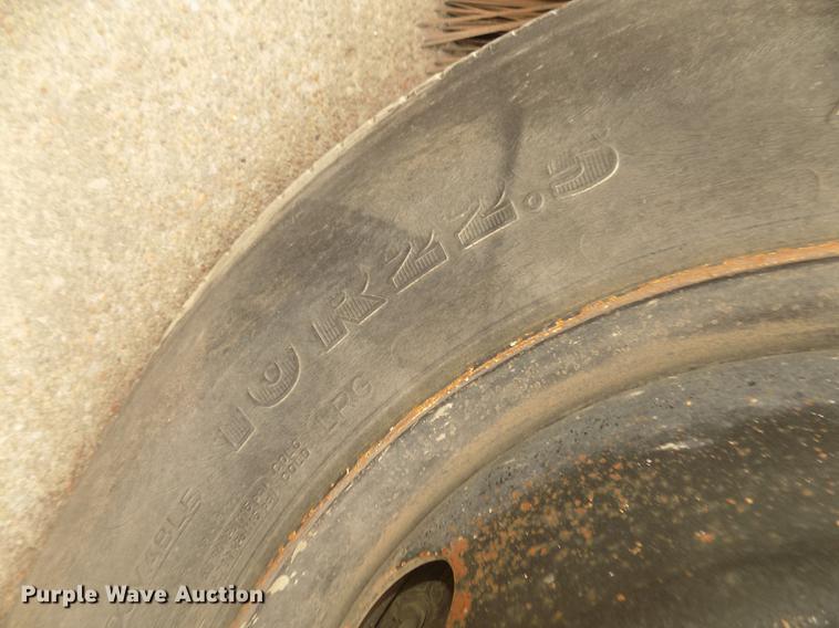 image for item DD2801 2005 Johnston 4000 sweeper