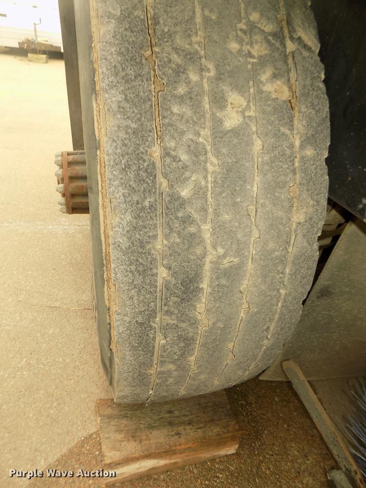 image for item DD2801 2005 Johnston 4000 sweeper