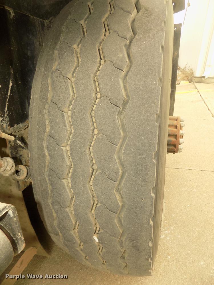 image for item DD2801 2005 Johnston 4000 sweeper