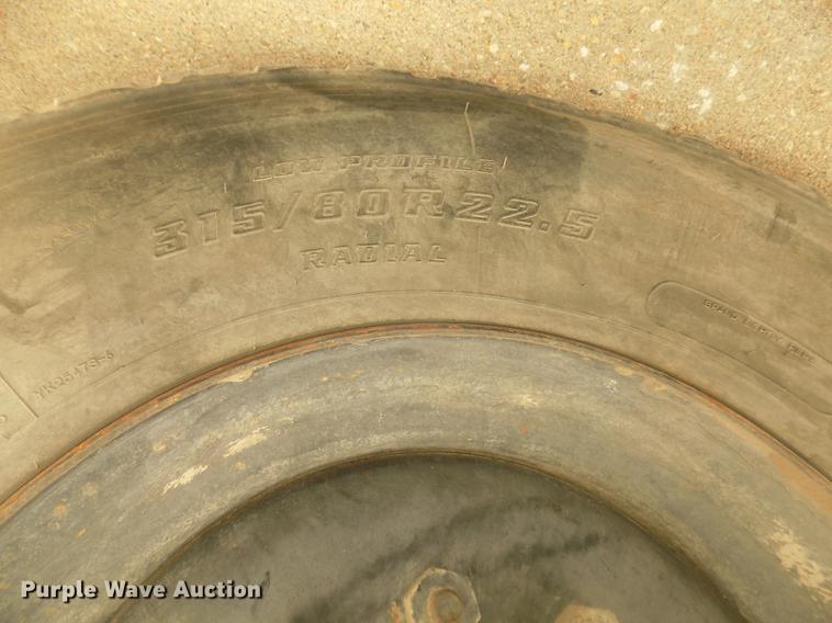 image for item DD2801 2005 Johnston 4000 sweeper