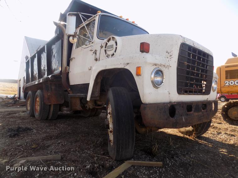 image for item DD2804 1976 Ford LT8000 dump truck