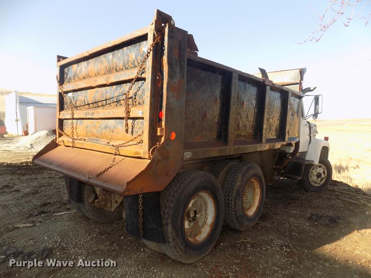 image for item DD2804 1976 Ford LT8000 dump truck