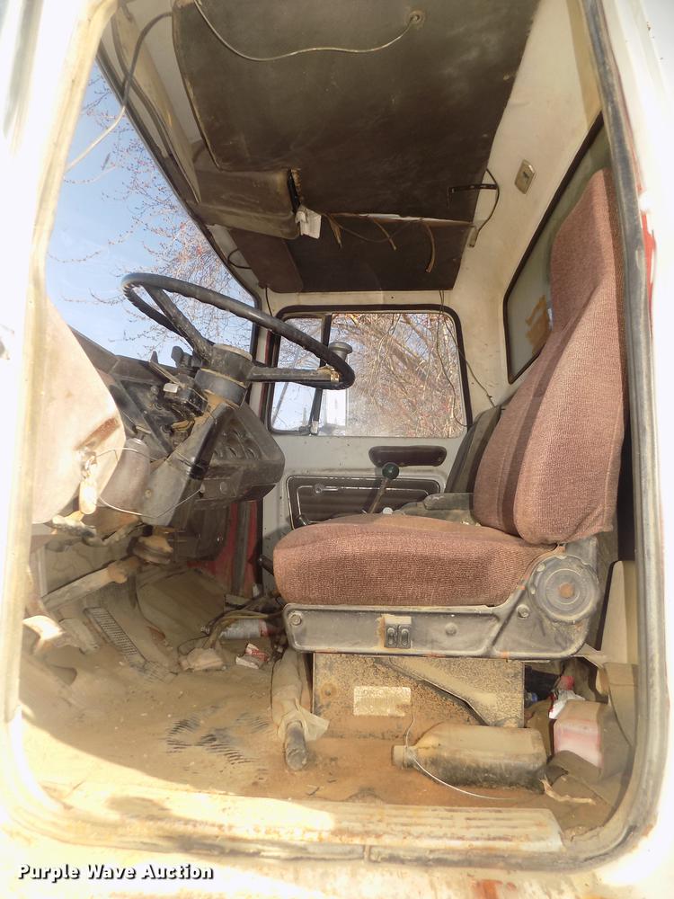 image for item DD2804 1976 Ford LT8000 dump truck