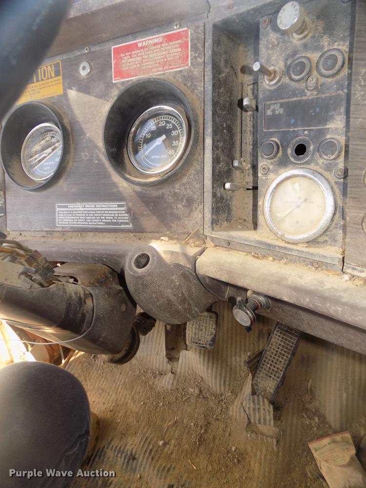 image for item DD2804 1976 Ford LT8000 dump truck